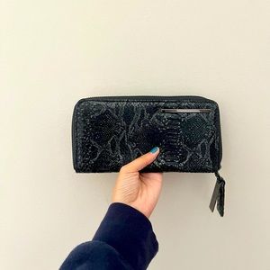 NWT Kenneth Cole snakeskin leather wallet